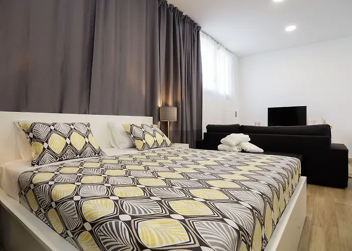 Lägenhet Apartment Aspalathos Centar Holiday Home Split - City Center, A Few Minutes' Walking Distance To The Unesco Palace, Parking Lot In Front Of The Apartment *