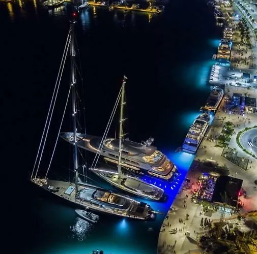 Apartment Aspalathos Centar Holiday Home Split - City Center, A Few Minutes' Walking Distance To The Unesco Palace, Parking Lot In Front Of The Apartment Split