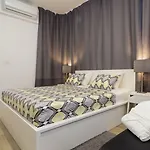 Daire Aspalathos Centar - Center, A Few Minutes' Walking Distance To The Unesco Palace, Parking Lot In Front Of The Split