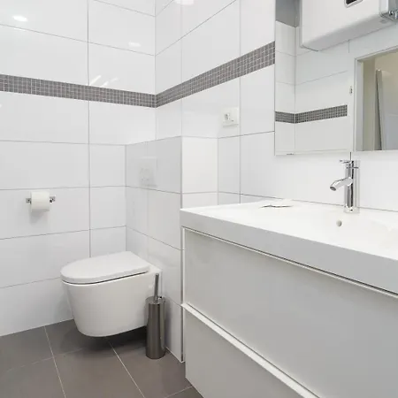 Апартаменти Aspalathos Centar - Center, A Few Minutes' Walking Distance To The Unesco Palace, Parking Lot In Front Of The