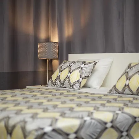 Апартаменти Aspalathos Centar - Center, A Few Minutes' Walking Distance To The Unesco Palace, Parking Lot In Front Of The