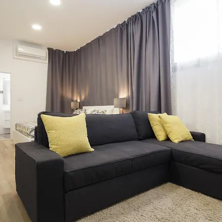 Aspalathos Centar - Center, A Few Minutes' Walking Distance To The Unesco Palace, Parking Lot In Front Of The