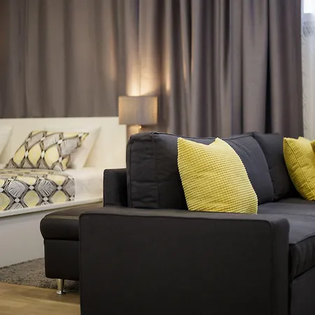 Апартаменти Aspalathos Centar - Center, A Few Minutes' Walking Distance To The Unesco Palace, Parking Lot In Front Of The