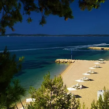Apartment Aspalathos Centar - Center, A Few Minutes' Walking Distance To The Unesco Palace, Parking Lot In Front Of The