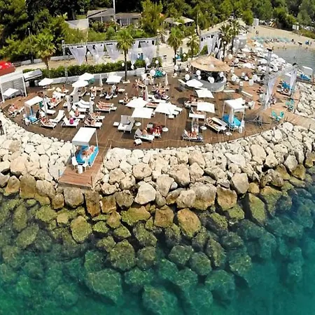 Apartment Aspalathos Centar - Center, A Few Minutes' Walking Distance To The Unesco Palace, Parking Lot In Front Of The