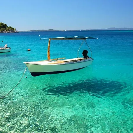 Apartment Aspalathos Centar - Center, A Few Minutes' Walking Distance To The Unesco Palace, Parking Lot In Front Of The