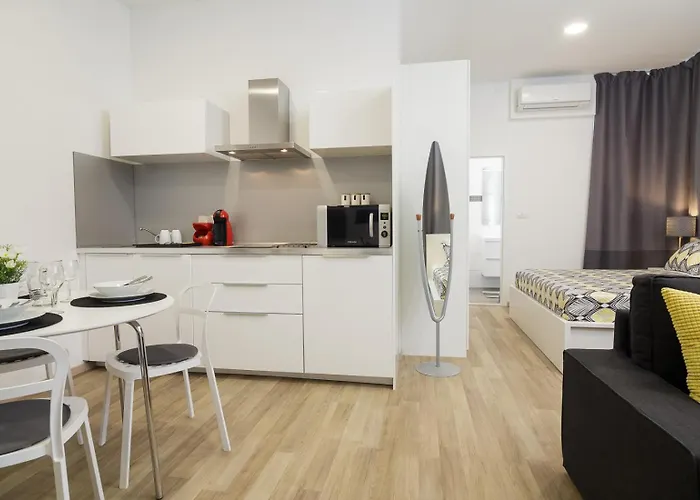 Lägenhet Apartment Aspalathos Centar Holiday Home Split - City Center, A Few Minutes' Walking Distance To The Unesco Palace, Parking Lot In Front Of The Apartment *