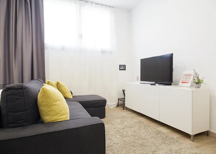 Lägenhet Apartment Aspalathos Centar Holiday Home Split - City Center, A Few Minutes' Walking Distance To The Unesco Palace, Parking Lot In Front Of The Apartment Split