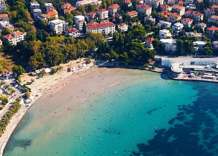 Lägenhet Apartment Aspalathos Centar Holiday Home Split - City Center, A Few Minutes' Walking Distance To The Unesco Palace, Parking Lot In Front Of The Apartment Split