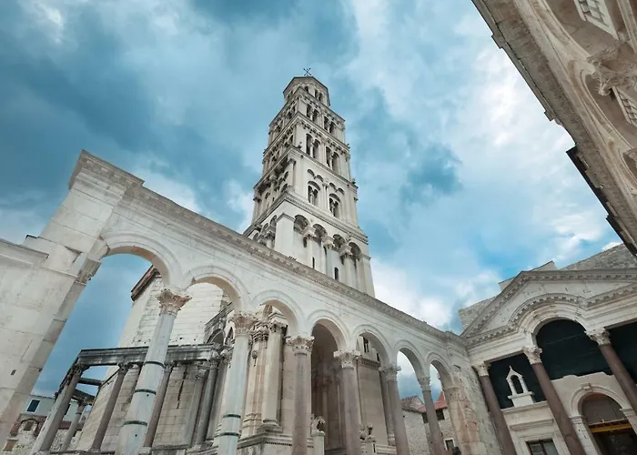 Apartment Aspalathos Centar Holiday Home Split - City Center, A Few Minutes' Walking Distance To The Unesco Palace, Parking Lot In Front Of The Apartment Split